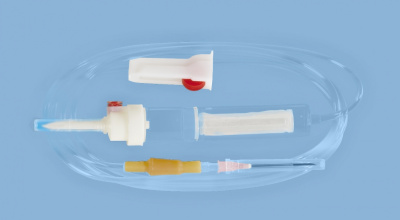 Система для вливаний гемотрансфузионная для крови с пластиковой иглой — 20 шт/уп купить оптом в Ижевске